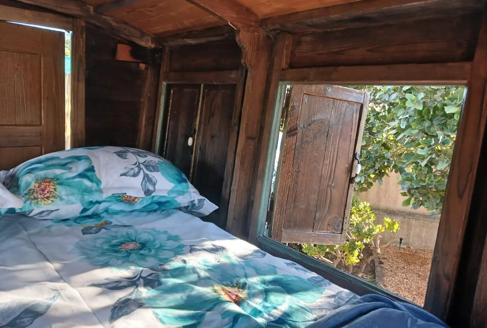 Gypsy Wagons - Surf And Yoga- Kommetjie,Cape Town location